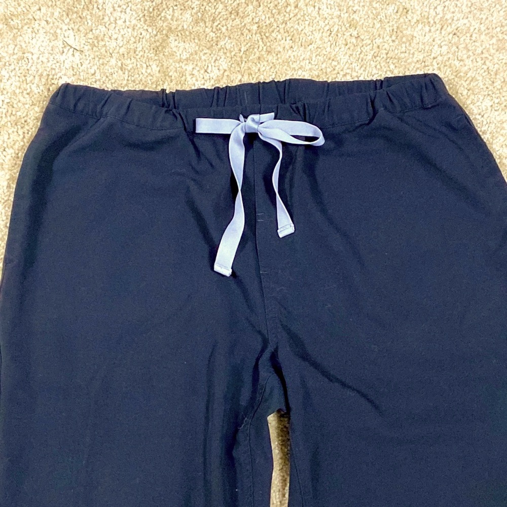 Figs black scrub pants M